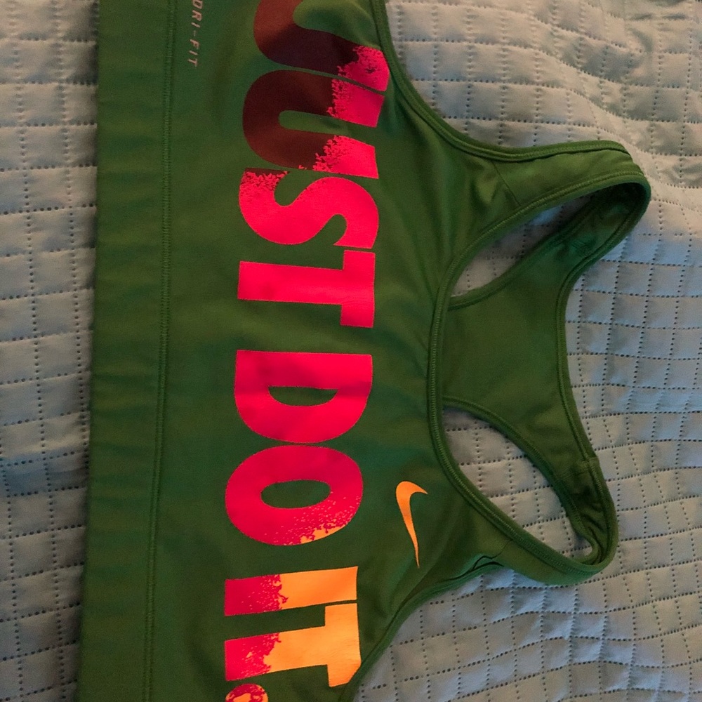 Nike dri fit sports bra large